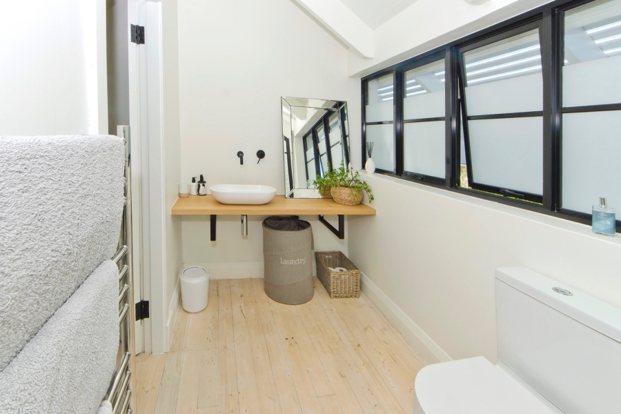 4 Bedroom Property for Sale in Leisure Isle Western Cape